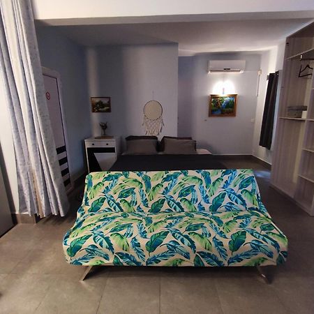 Piscines Privees Et Chauffees, Private Heated Pools Grand Baie Exterior foto