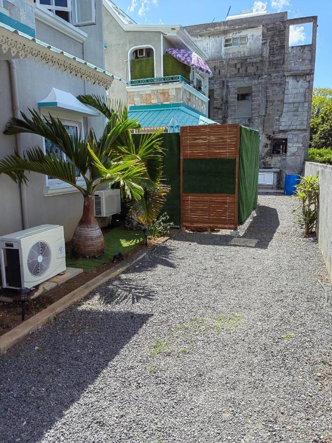 Piscines Privees Et Chauffees, Private Heated Pools Grand Baie Exterior foto
